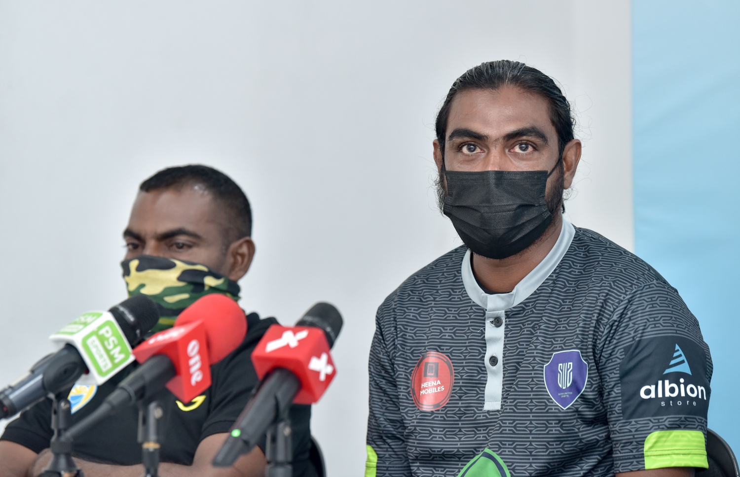 ސަސްގެ އިސް އޮފިޝަލް ހަސަން ވާހަކަ ދައްކަނީ.-- ފޮޓޯ: ނިޝާން އަލީ/ މިހާރު