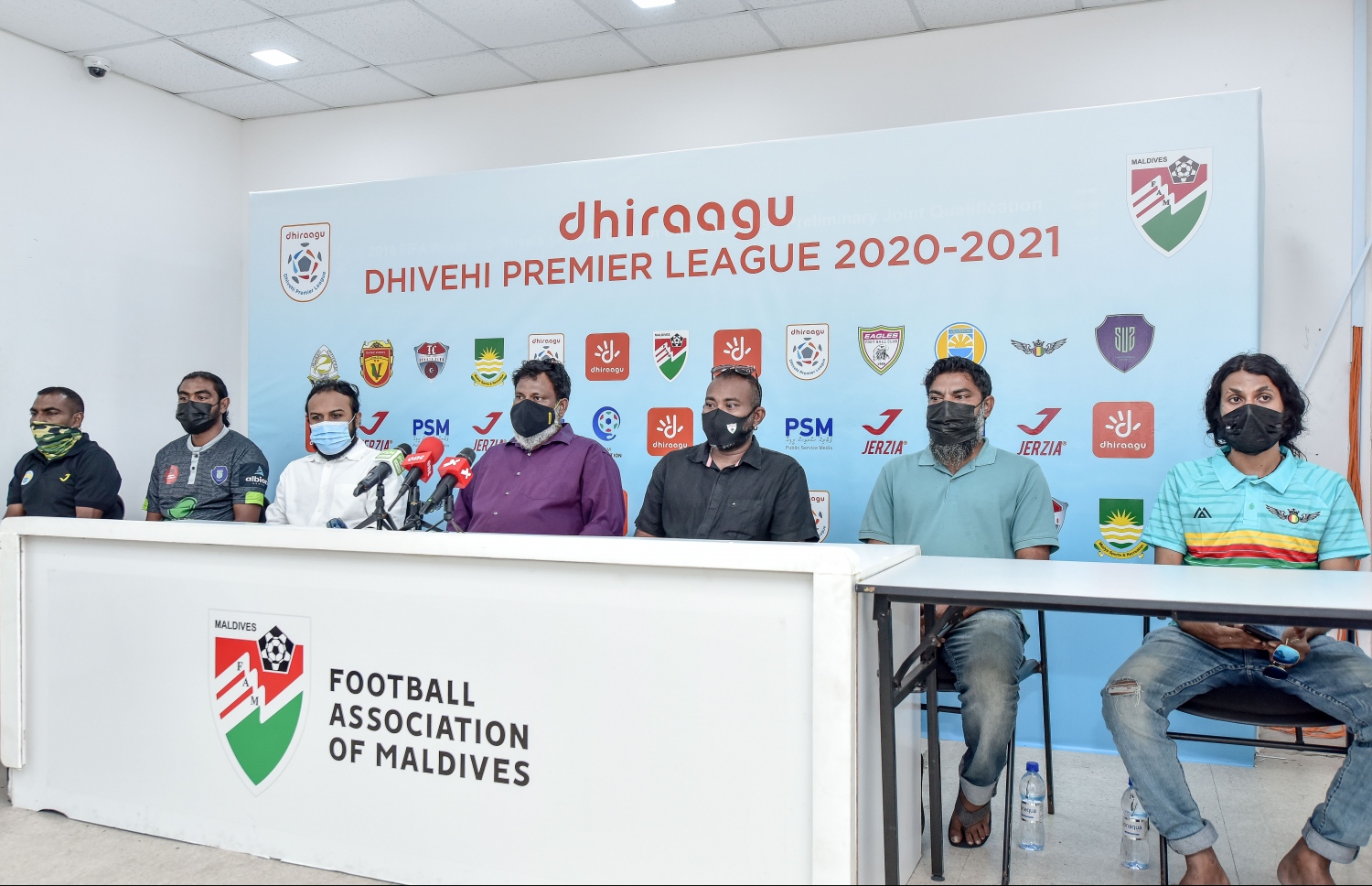 ގަލޮޅު ދަނޑުގައި ފުރަތަމަ ޑިވިޝަންގެ ކްލަބްތަކުން ބޭއްވި ނޫސްވެރިންގެ ބައްދަލުވުމުގެ ތެރެއިން.-- ފޮޓޯ: ނިޝާން އަލީ/ މިހާރު