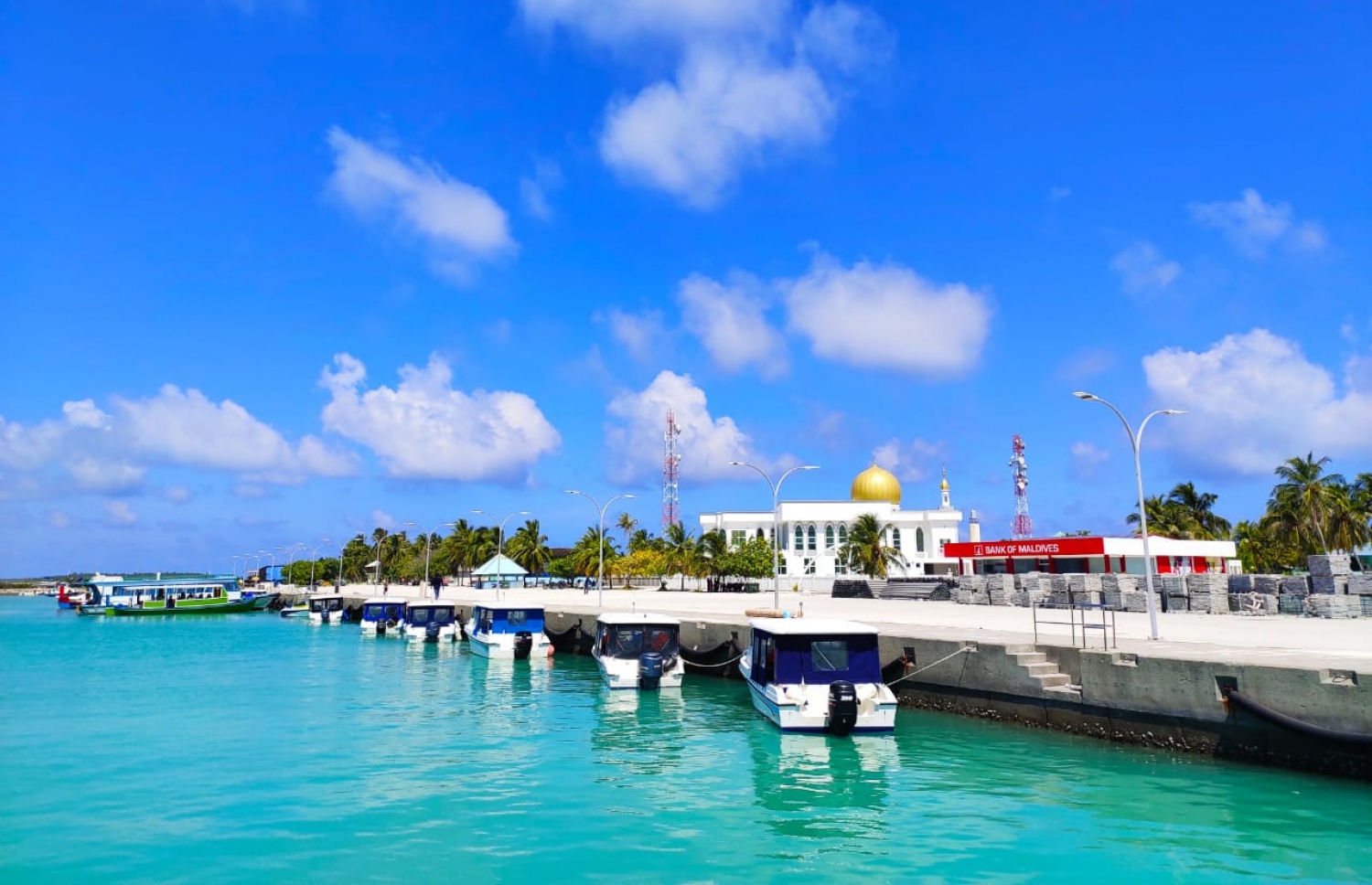 ރ. އުނގޫފާރުގެ ބަނދަރާ ކައިރީގައި ހުންނަ އިސްލާމިކް ސެންޓަރު.