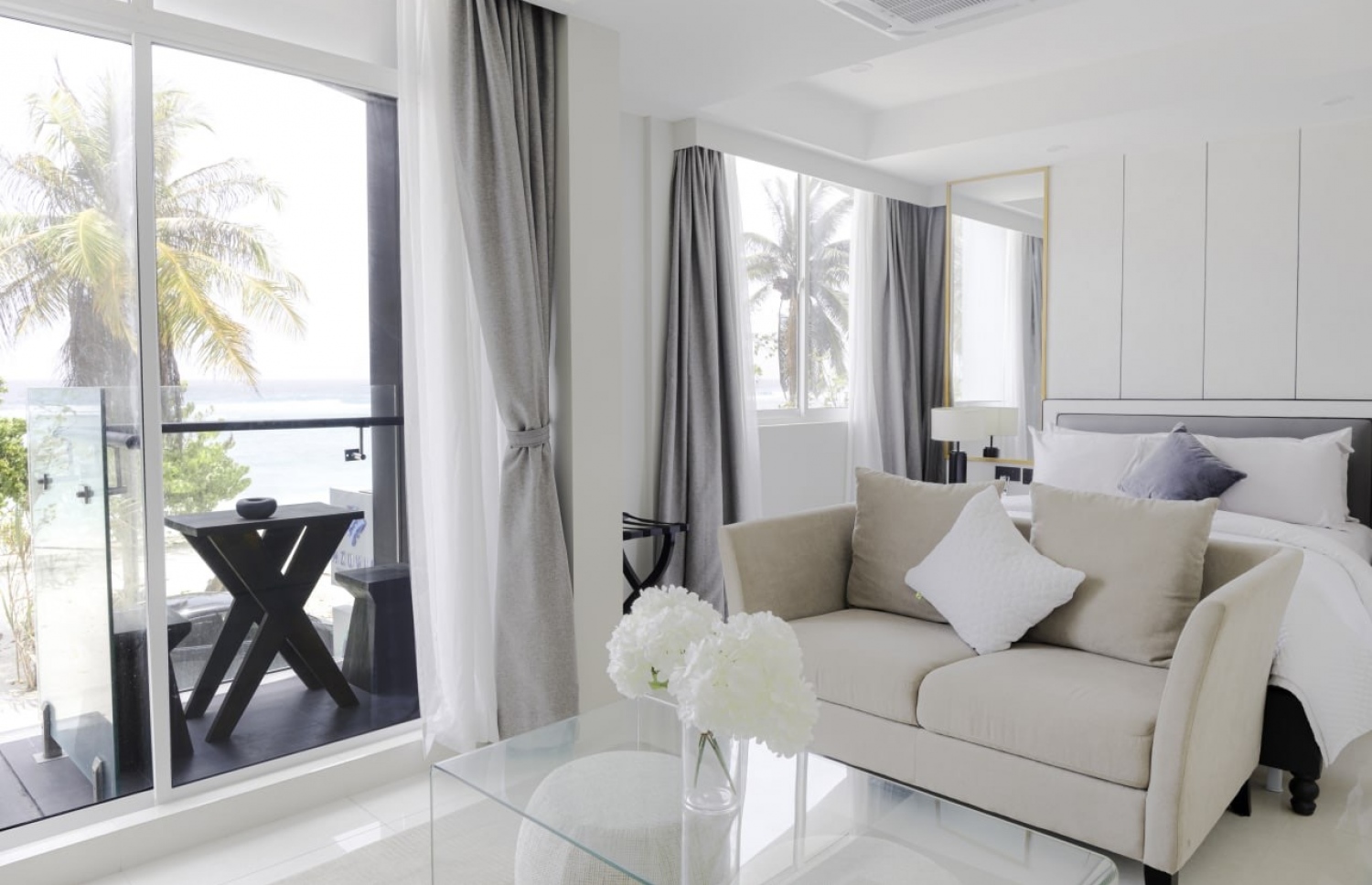 އަޒޫވިއާގެ ކޮޓަރިއެއްގެ އެތެރެ-- ފޮޓޯ: ސިމްޑީ