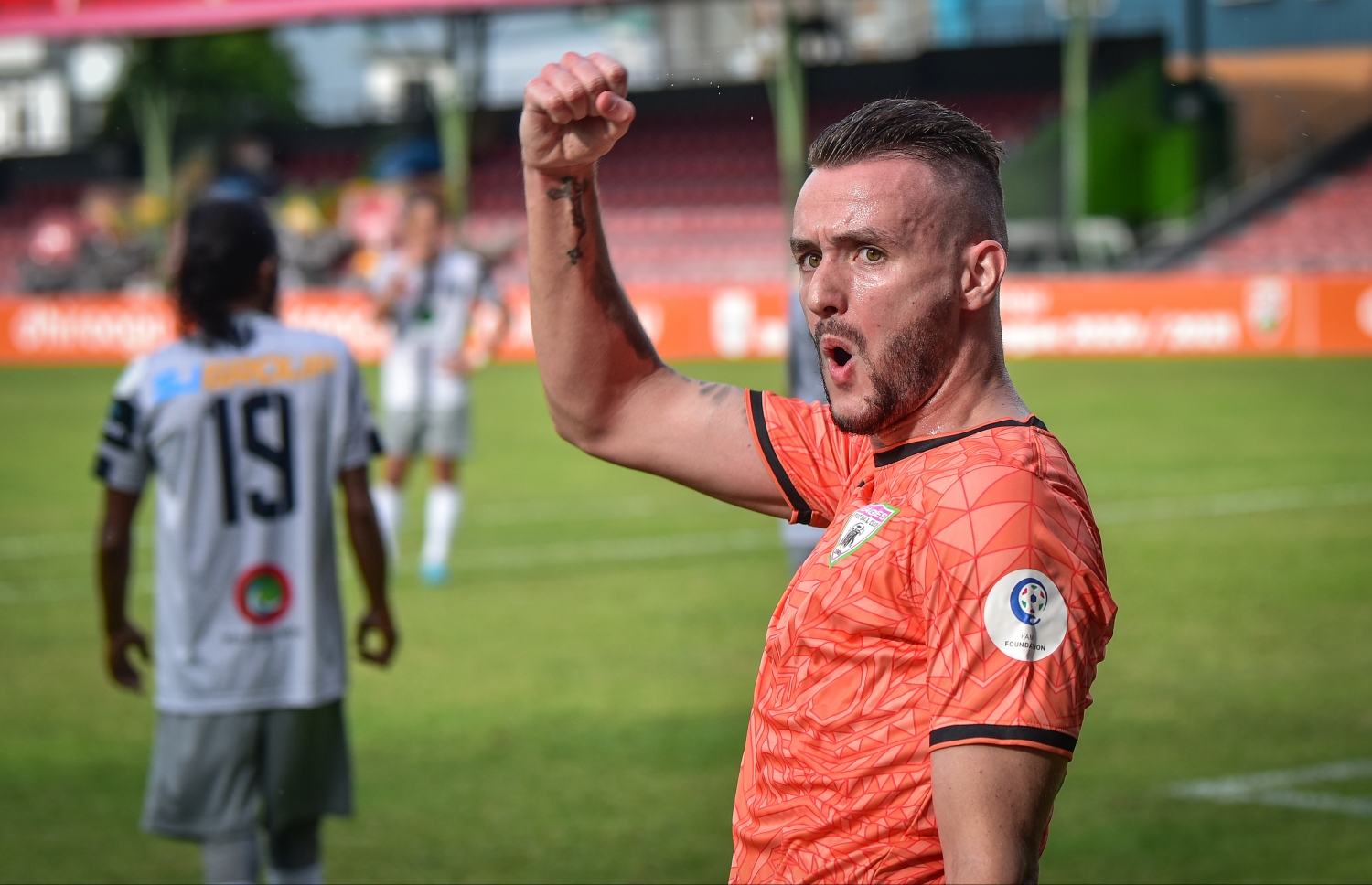 ލަނޑު ޖެހުމަށް ފަހު އީގަލްސްގެ ވްލަޑިސްލާވް އުފާފާޅުކުރަނީ.-- ފޮޓޯ: ނިޝާން އަލީ/ މިހާރު