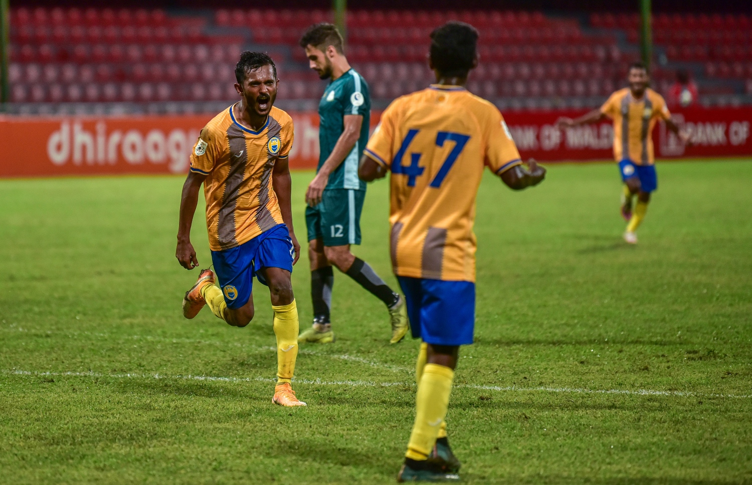 ލަނޑު ޖެހުމަށް ފަހު ސެންޓޭ (ވ) އުފާފާޅުކުރަނީ.-- ފޮޓޯ: އަހުމަދު އަވްޝަން އިލްޔާސް/ މިހާރު