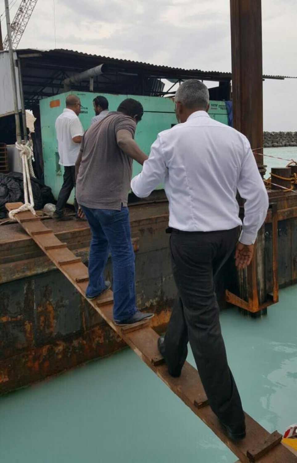 ކުރީގެ ރައީސް އަބްދުﷲ ޔާމީންގެ ވެރިކަމުގައި ސިނަމާލެ ބްރިޖު މަޝްރޫއު ކުރިއަށް ގެންދާ ގޮތް ޑރ. މުއިއްޒު ބައްލަވަނީ: އެތައް ބަޔަކަށް ލުއިފަސޭހަތައް ގެނެސްދިން ބްރިޖުގެ މަޝްރޫގައި އަމަލީ ގޮތުން އެންމެ އިސްކޮށް ހުންނެވީ ޑރ، މުއިއްޒު.