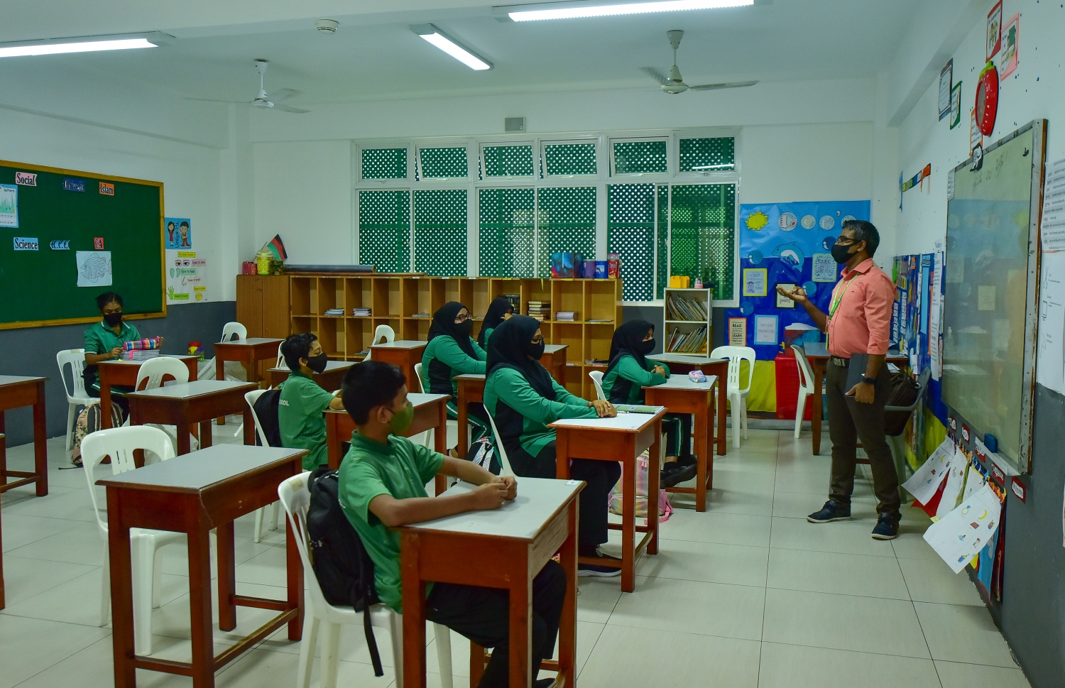 އަމީނިއްޔާ ސްކޫލުގައި ކްލާސްރޫމެއްގައި ކިޔަވައިދެނީ.-- ފޮޓޯ: އަހުމަދު އަވްޝަން/ މިހާރު