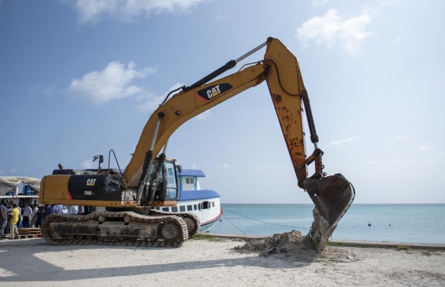 ހިތަދޫ ކުރީގެ ބަނދަރު ތަރައްގީ ކުރުމުގެ އަމަލީ މަސައްކަތް ކުރިއަށްދަނީ-- ފޮޓޯ: އެމްޓީސީސީ