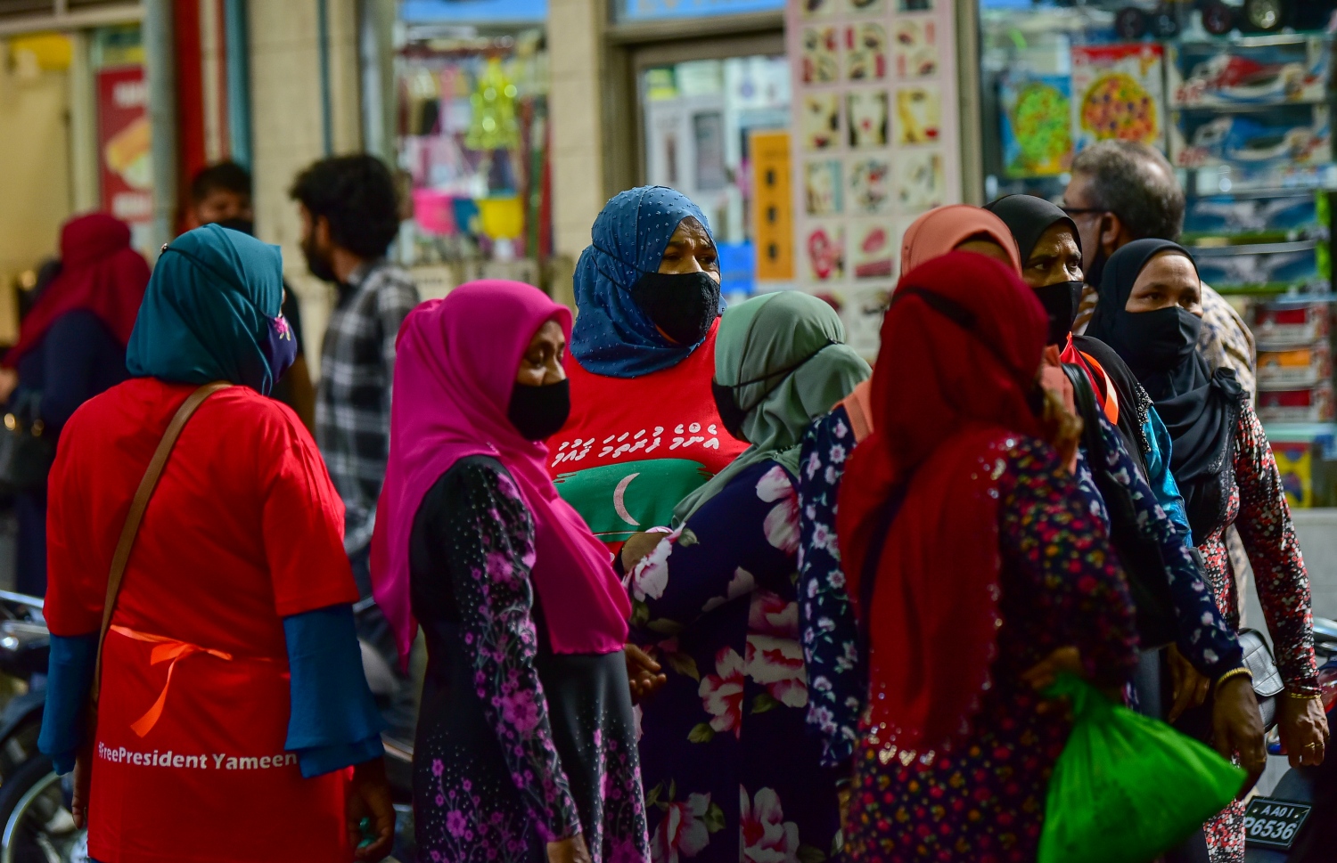 މާލެ، އޭޕްރީލް 2، 2021- އިދިކޮޅު ޕީޕީއެމް/ޕީއެންސީން މާލޭގައި މިއަދު ކުރި މުޒާހަރާގެ ތެރެއިން: މިއަދުގެ މުޒާހަރާގައި ވަނީ ކުޑަކުދިންނަށް ކުރާ ޖިންސީ އަނިޔާ އާއި ރޭޕްކުރުމާ ދެކޮޅަށް ސަރުކާރުން އެކަށީގެންވާ ފިޔަވަލުތައް ނާޅާ ކަމަށް ބުނެ އެކަން ބަދަލުކުރުމަށް އަޑު އުފުލާފައި.---ފޮޓޯ: އަހުމަދު އަވްޝަން/މިހާރު