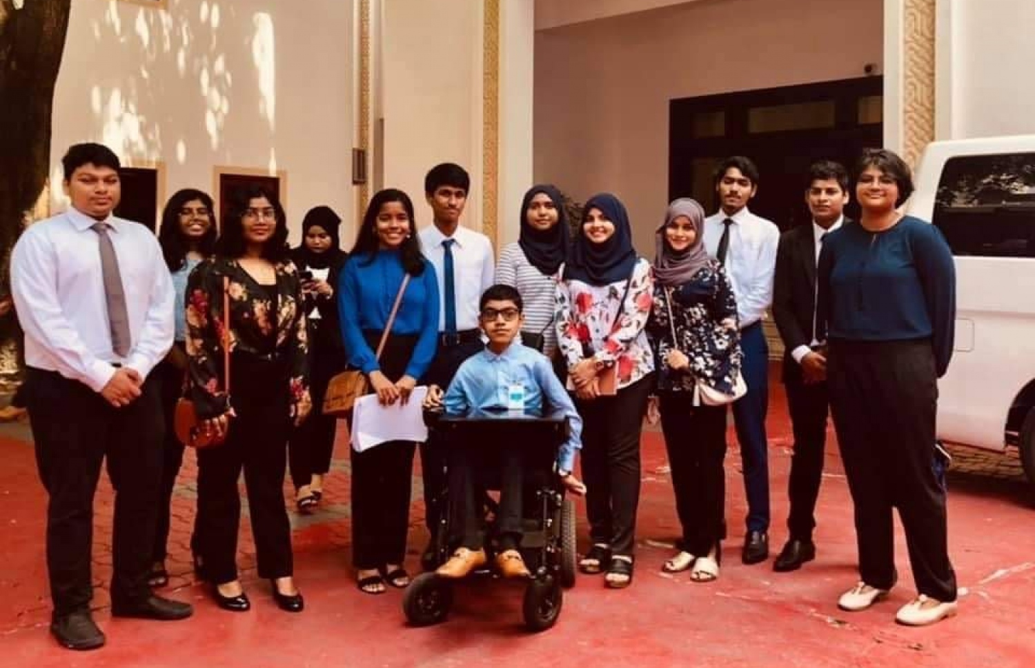 ކުޑަކުދިންގެ ދުވަސް ފާހަގަކުރަން ޔުނިސެފްގެ އޮފިޝަލުންނާ އެކު ރައިޝަން، މަޖިލީހުގެ ހިއުމަން ރައިޓްސް ކޮމިޓީގެ މެމްބަރުންނާ ބައްދަލުކުރަން ތައްޔާރުވެގެން.