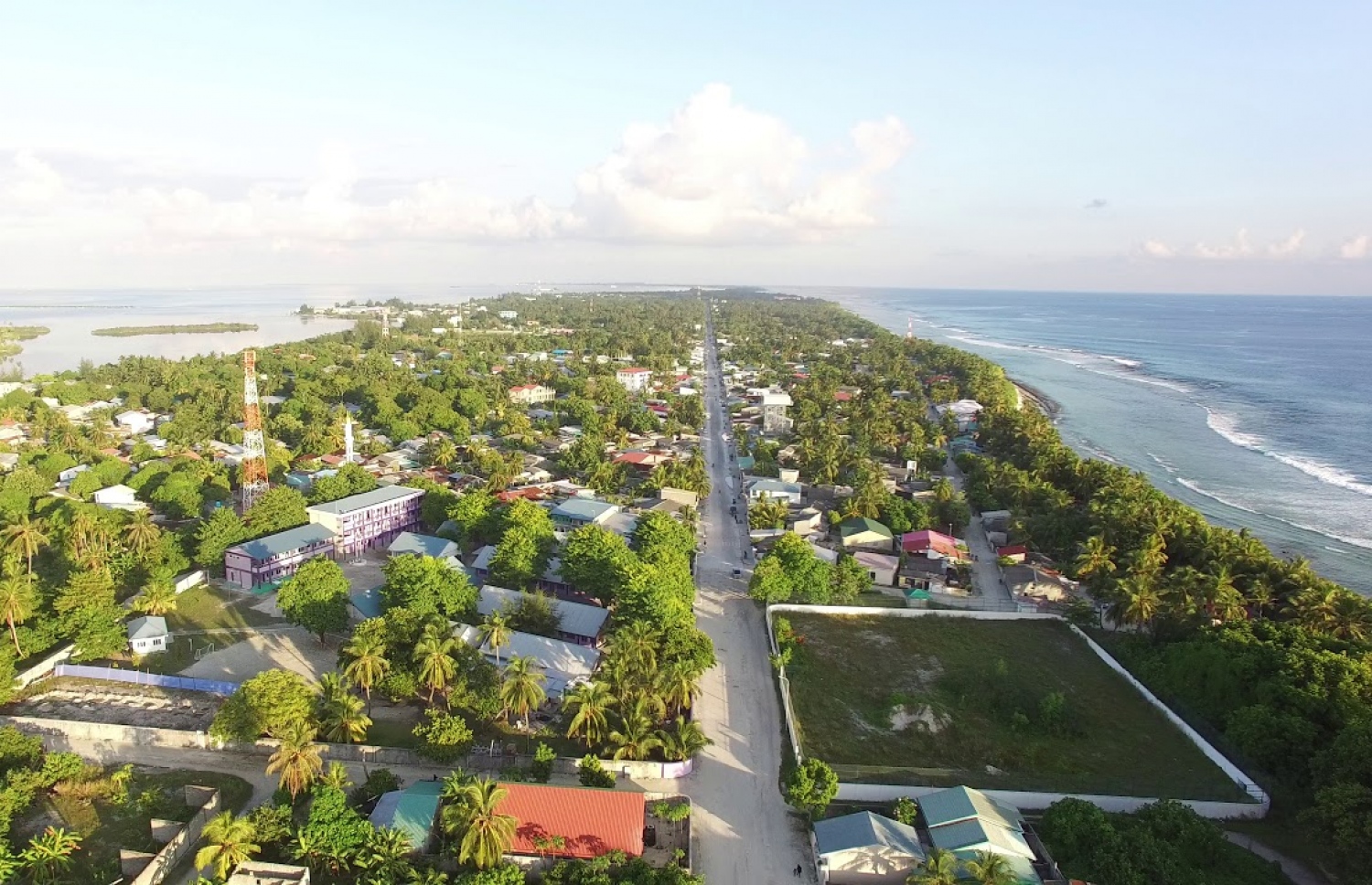 އައްޑޫ ހިތަދޫ: އައްޑޫގެ ބިން ހިއްކުމުގެ މި މަޝްރޫއު އަށް 70-75 މިލިއަން ޑޮލަރު ހަރަދުވާނެ ކަމަށް ލަފާކޮށްފައިވޭ.-