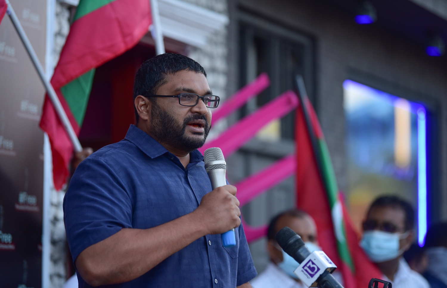 ޕީޕީއެމް އިން ކުރިން ބޭއްވި ރެލީއެއްގައި ގައްސާން ވާހަކަދައްކަވަނީ: ރައީސް މުއިއްޒުގެ ހިމާޔަތުގައި ސާބިތުވެ ހުންނަވާނެ ކަމަށް ގައްސާން ވިދާޅުވި.-- ފޮޓޯ: ނިޝާން އަލީ | މިހާރު