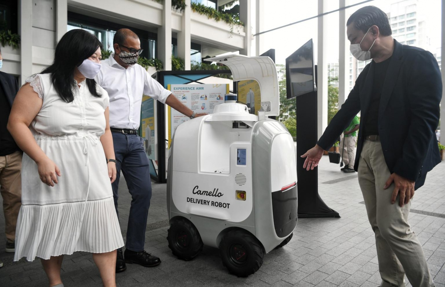 ސިންގަޕޫރްގެ ޑެލިވަރީ ރޮބޮޓް.