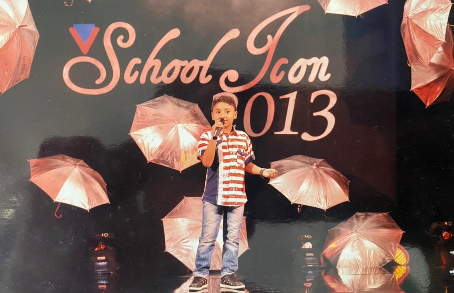 ހަލަފް މުބާރާތެއްގައި ލަވަ ކިޔަނީ--