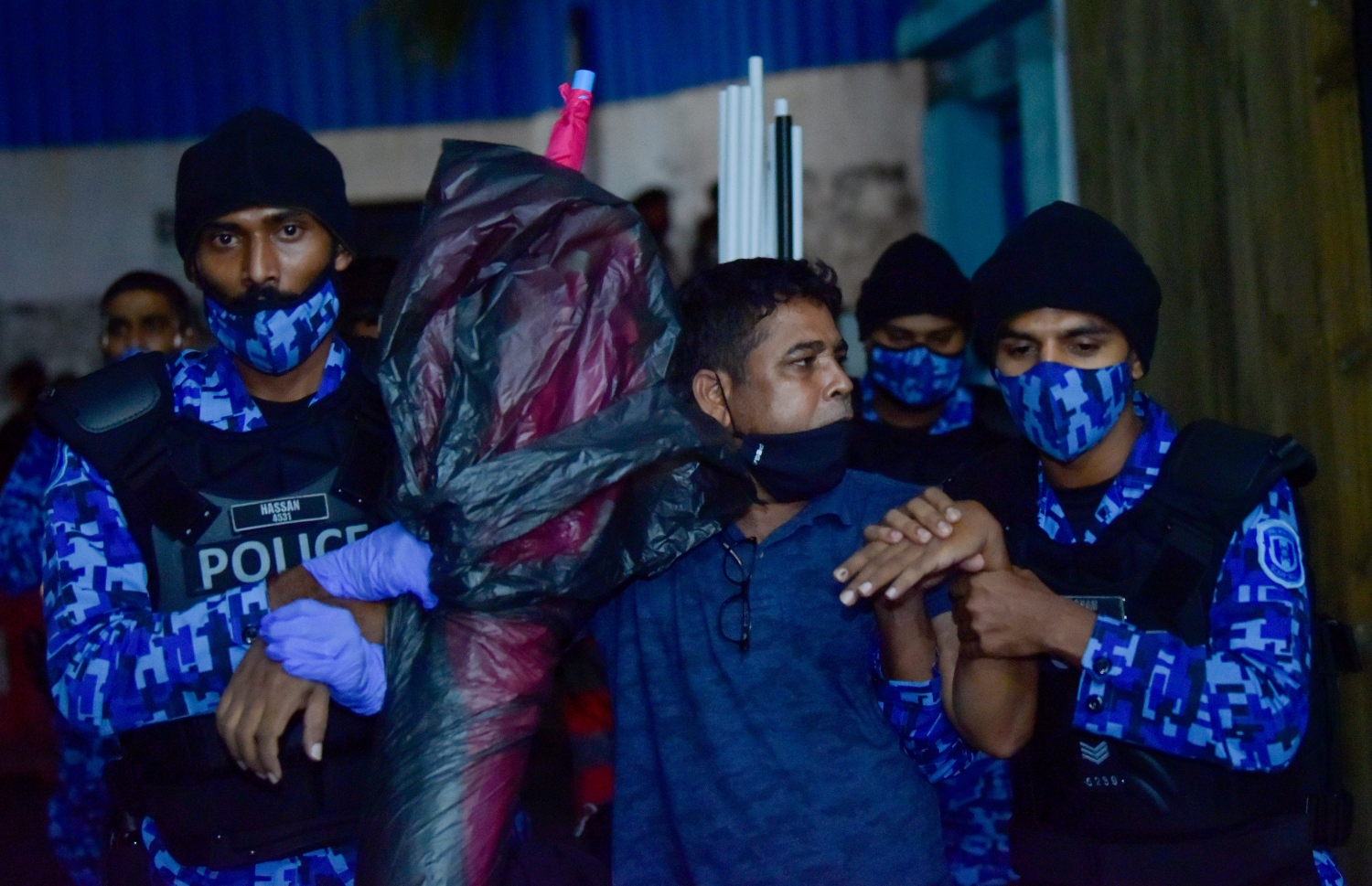 "ދޭތިން އެކައްޗަށް" ގެ ނަމުގައި އިދިކޮޅުން ބޭއްވި މުޒާހަރާ