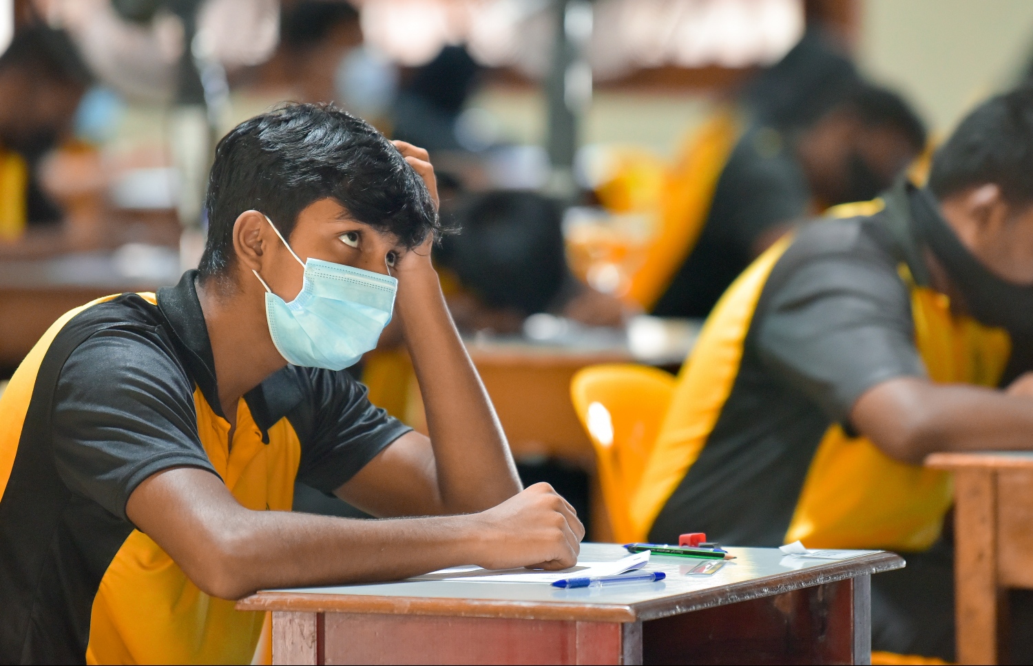 މާލެ: މެއި 3، 2021: ތާޖުއްދީން ސްކޫލުގެ ދަރިވަރުންތަކެއް އިސްލާމް ޕޭޕަރު ހަދަނީ.-- ފޮޓޯ: ނިޝާން އަލީ/ މިހާރު