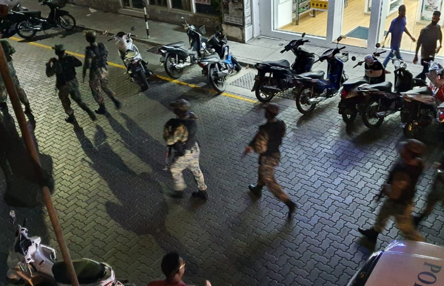 ބޮމުގެ ހަމަލާ ދިން ސަރަހައްދުގައި ސިފައިން ހަރަކާތްތެރިިވަނީ -- ފައިލް ފޮޓޯ: މިހާރު