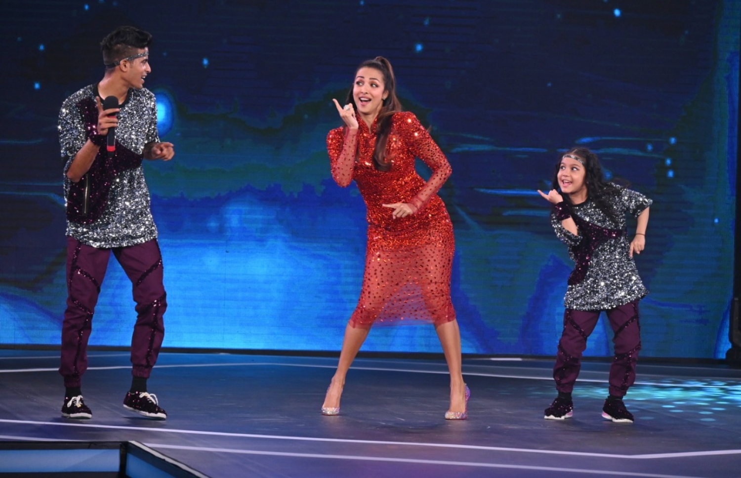 މަލައިކާ "ސުޕަ ޑާންސާ" ޗެޕްޓާ 4 ގައި.