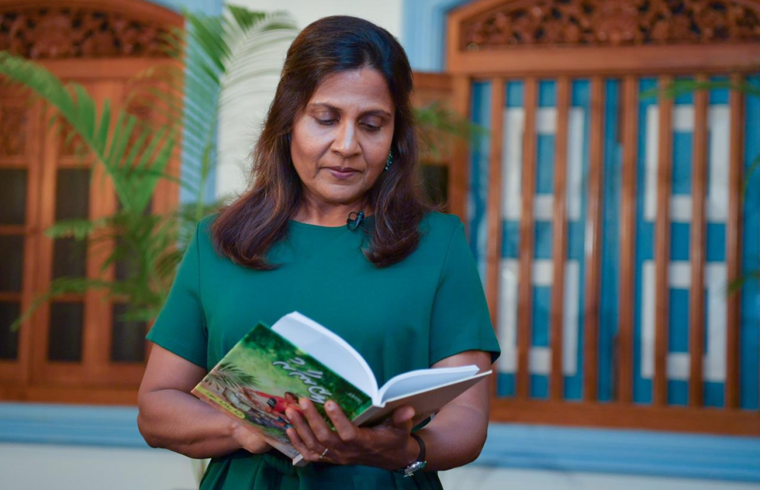 ފަސްޓް ލޭޑީ ފަޒްނާ އަހުމަދު "ޒީނާރު" ނެރެދެއްވަނީ