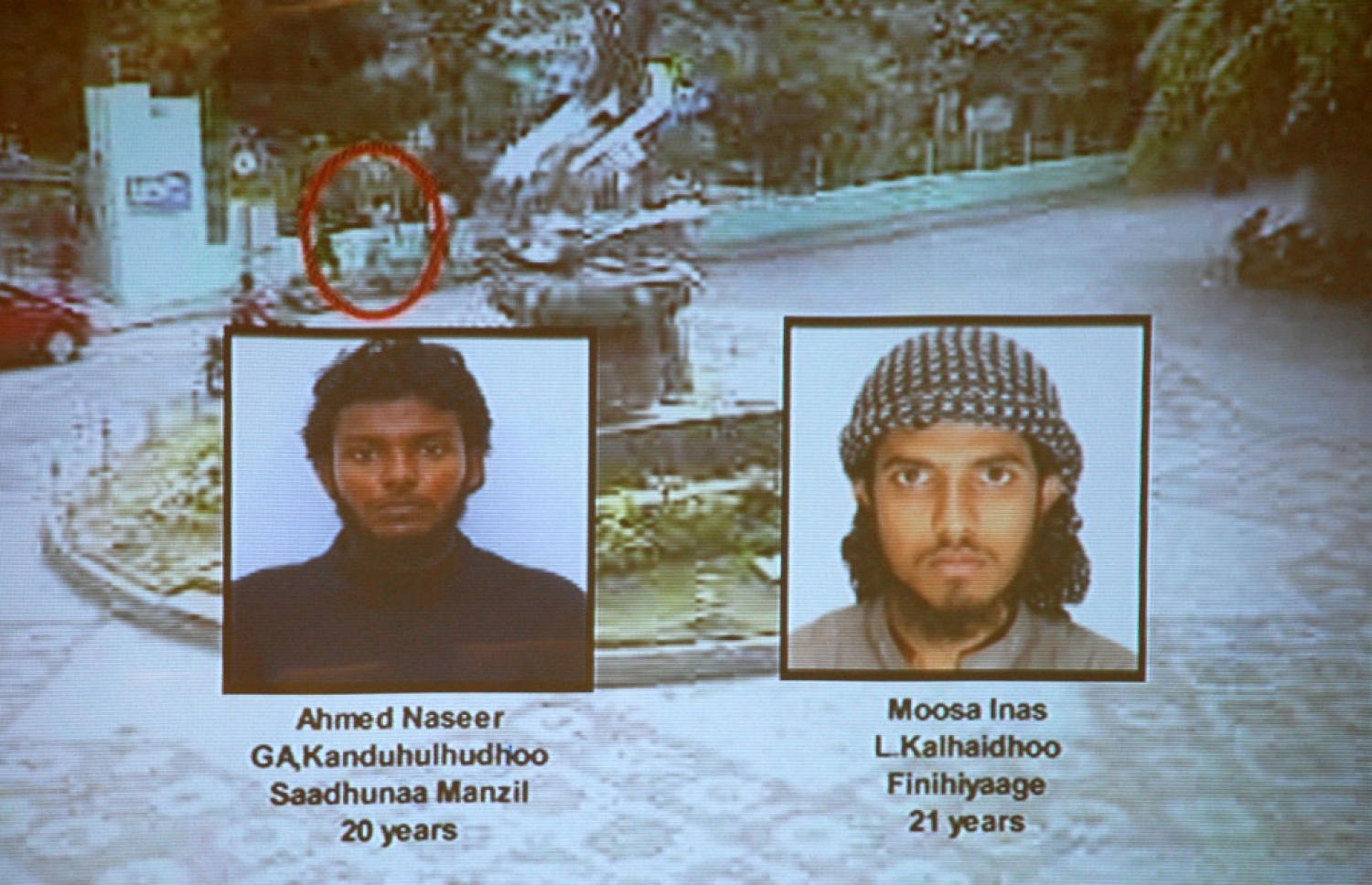 ސަލްޓަން ޕާކުގެ ބޮމާ ގުޅިގެން ފުލުހުން އާންމުކުރި ދެ މީހުން ހަރަކާތްތެރިވި ގޮތް -- ފޮޓޯ: ހަވީރު އާކައިވް