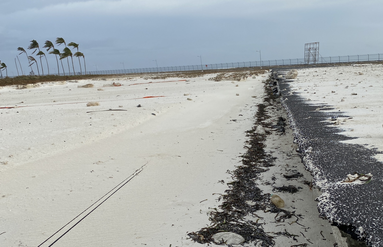 މިދިޔަ ހުކުރު ދުވަހު އުދައަރައި ހޯރަފުށީ އެއާޕޯޓަށް ގެއްލުންވެފައި.