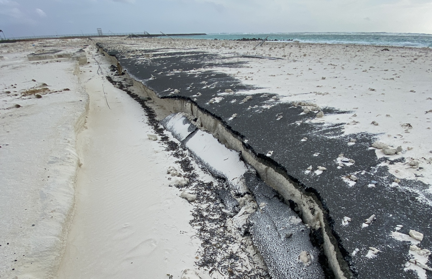 މިދިޔަ ހުކުރު ދުވަހު އުދައަރައި ހޯރަފުށީ އެއާޕޯޓުގެ ރަންވޭއަށް ގެއްލުންވެފައި--