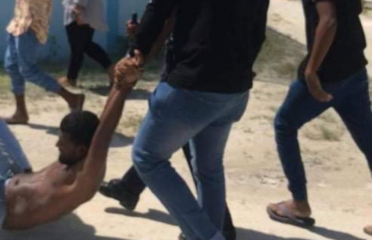 މީހަކަށް އަނިޔާކުރި މައްސަލައިގައި ނައިފަރުގައި އުފެދުނު ހަމަނުޖެހުން