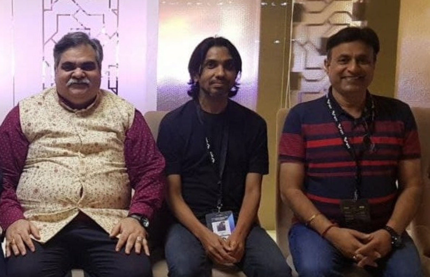 ސްޓްގް އެކެޑެމީގެ ހެޑް ކޯޗް (ކ) ޓީޓީގެ ރައީސް އަލީ ރަޝީދު އަދި ސްޓްގްގެ ޗެއާމަން ކޯލީ