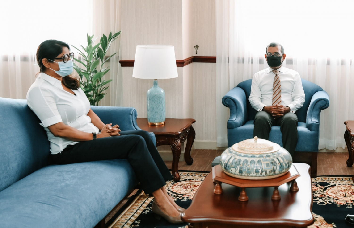 މިނިސްޓަރު މާރިޔާ، ރައީސް ނަޝީދަށް، އޮކްޓޫބަރު 11، 2020ގައި ބްރީފިން ދެއްވަނީ -- ފޮޓޯ: ރައްޔިތުންގެ މަޖިލިސް