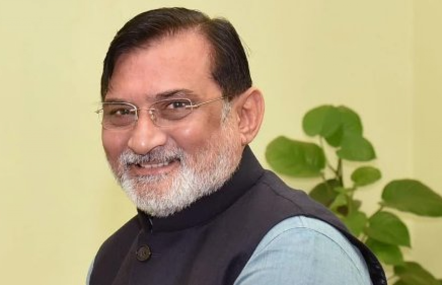 ލަކްޝަދީބްގެ އާ އެޑްމިނިސްޓްރޭޓަރު ޕްރަފުލް ޕަޓޭލް؛ ޕްރަފުލް އަކީ އިންޑިއާގެ ބޮޑުވަޒީރު ނަރެންދުރަ މޯދީގެ ވަރަށް އަރިސް ބޭފުޅެއް.