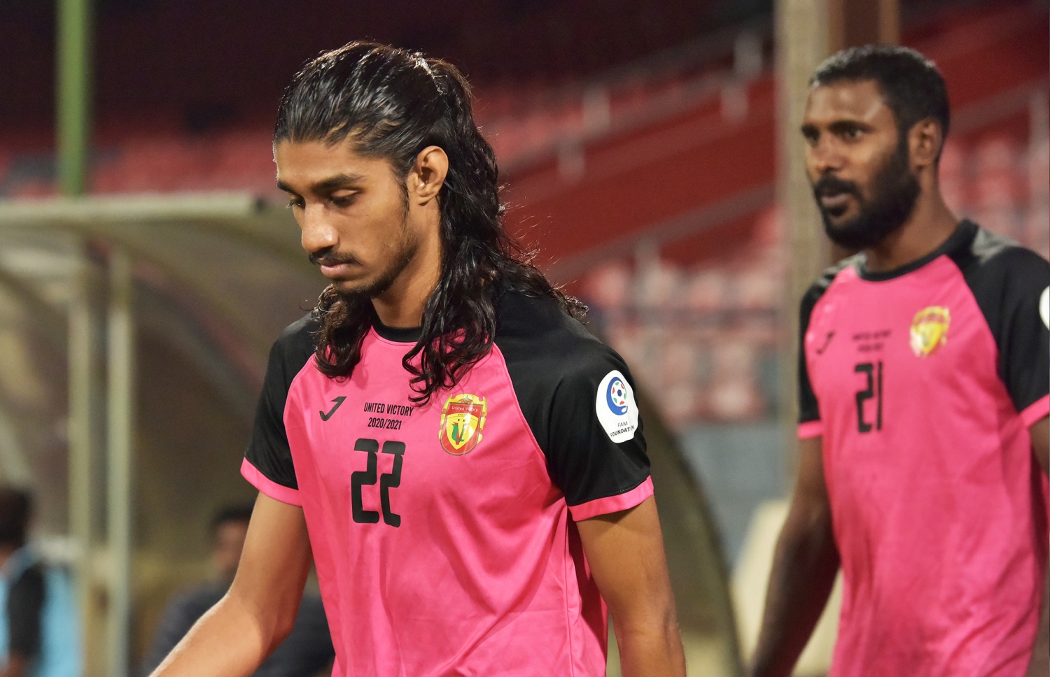 ޔުނައިޓެޑް ވިކްޓަރީގެ ފޯވަޑް އަހްމަދު ނާމް އާއި ޑިފެންޑަރު އަޒީމް، ޔޫވީން އެންމެ ބޮޑު ކުރިއެރުމެއް ހޯދި ކުޅުންތެރިޔަކީ އަޒީމް