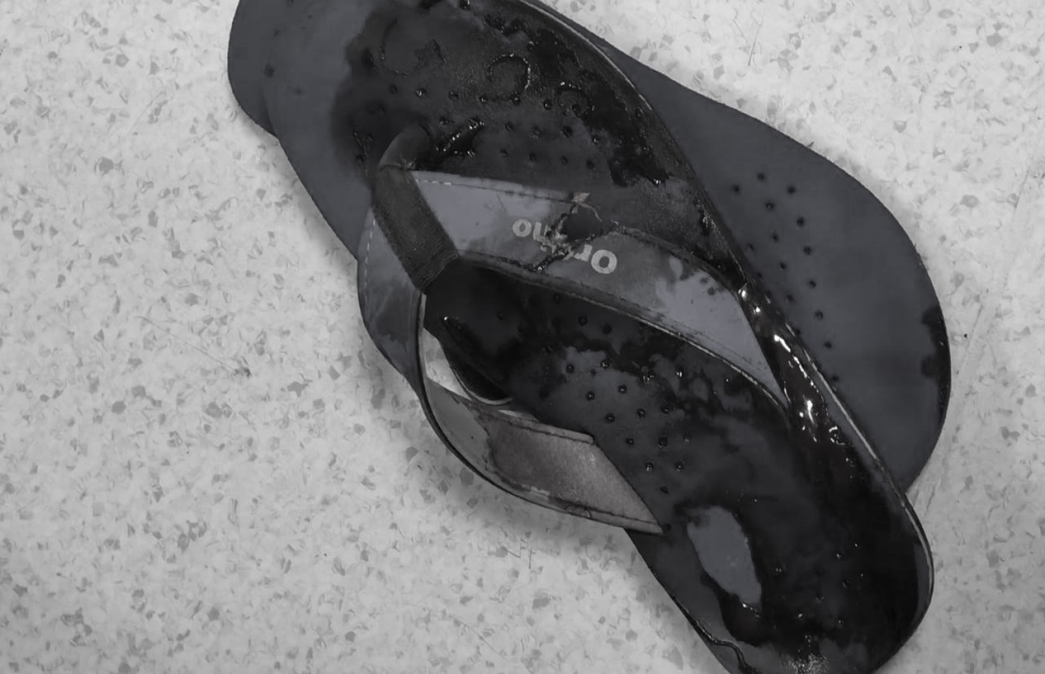 ބޮން ގޮއްވާލި ވަގުތު އެ ސަރަހައްދު ކައިރީގައި ހުރި އާދަމްގެ ފައިވާން ހަލާކުވެފައި.