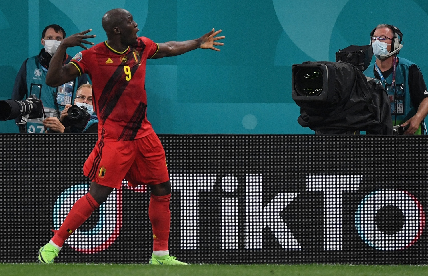 ލުކާކު އުފާ ފާޅު ކުރަނީ --- ފޮޓޯ: އޭއެފްޕީ