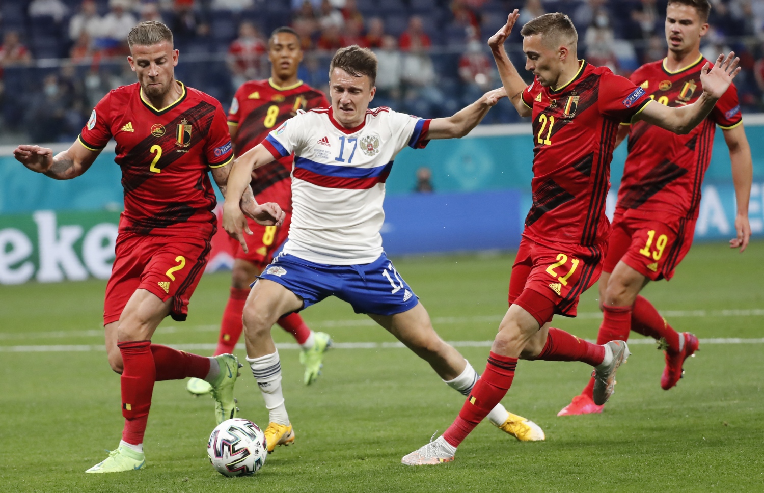 މޮސްކޯ: ޖޫން 13، 2021: ޔޫރޯ 2020 ގެ ބެލްޖިއަމް އަދި ރަޝިއާ ބައްދަލުކުރި މެޗުގެ ތެރެއިން: މި މެޗުގައި ބެލްޖިއަމް ވަނީ 0-3 އިން ރަޝިޔާ މައްޗަށް ކުރިހޯދާފައި.-- ފޮޓޯ: އޭއެފްޕީ