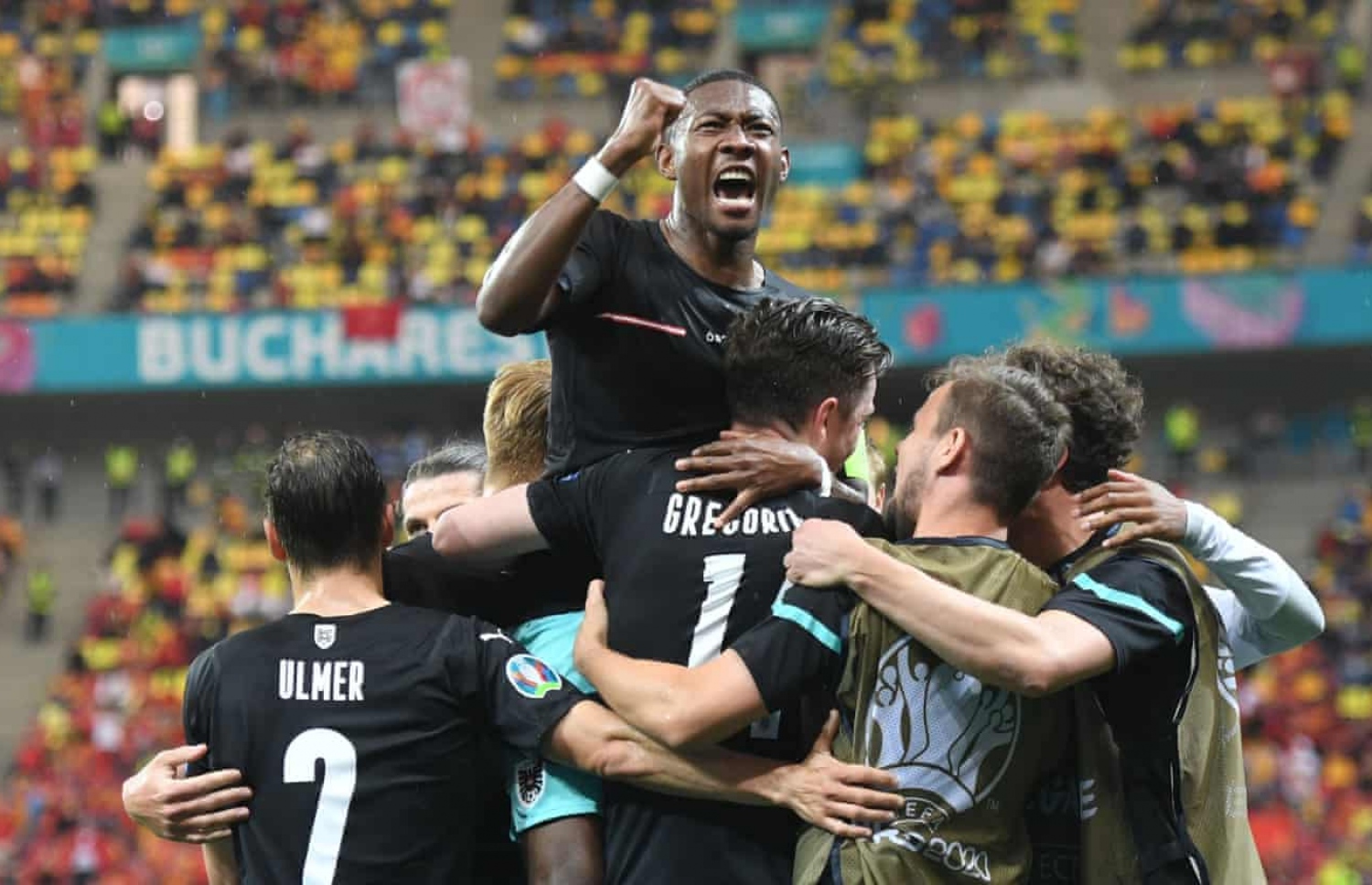 މެސެޑޯނއިާގެ ކުޅުންތެރިން އުފާފާލު ކުރަނީ