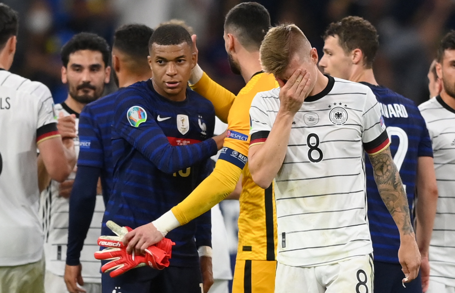 މިއުނިކް: ޖޫން 16، 2021: ޔޫރޯ 2020ގެ ގުރޫޕް އެފްގައި ފްރާންސް އާއި ޖަރުމަން ބައްދަލުކުރި މެޗު: މި މެޗުގައި ޖަރުމަނު އަތުން 0-1 ން ފްރާންސް ވަނީ ކުރިހޯދާފައި.-- ފޮޓޯ: އޭއެފްޕީ