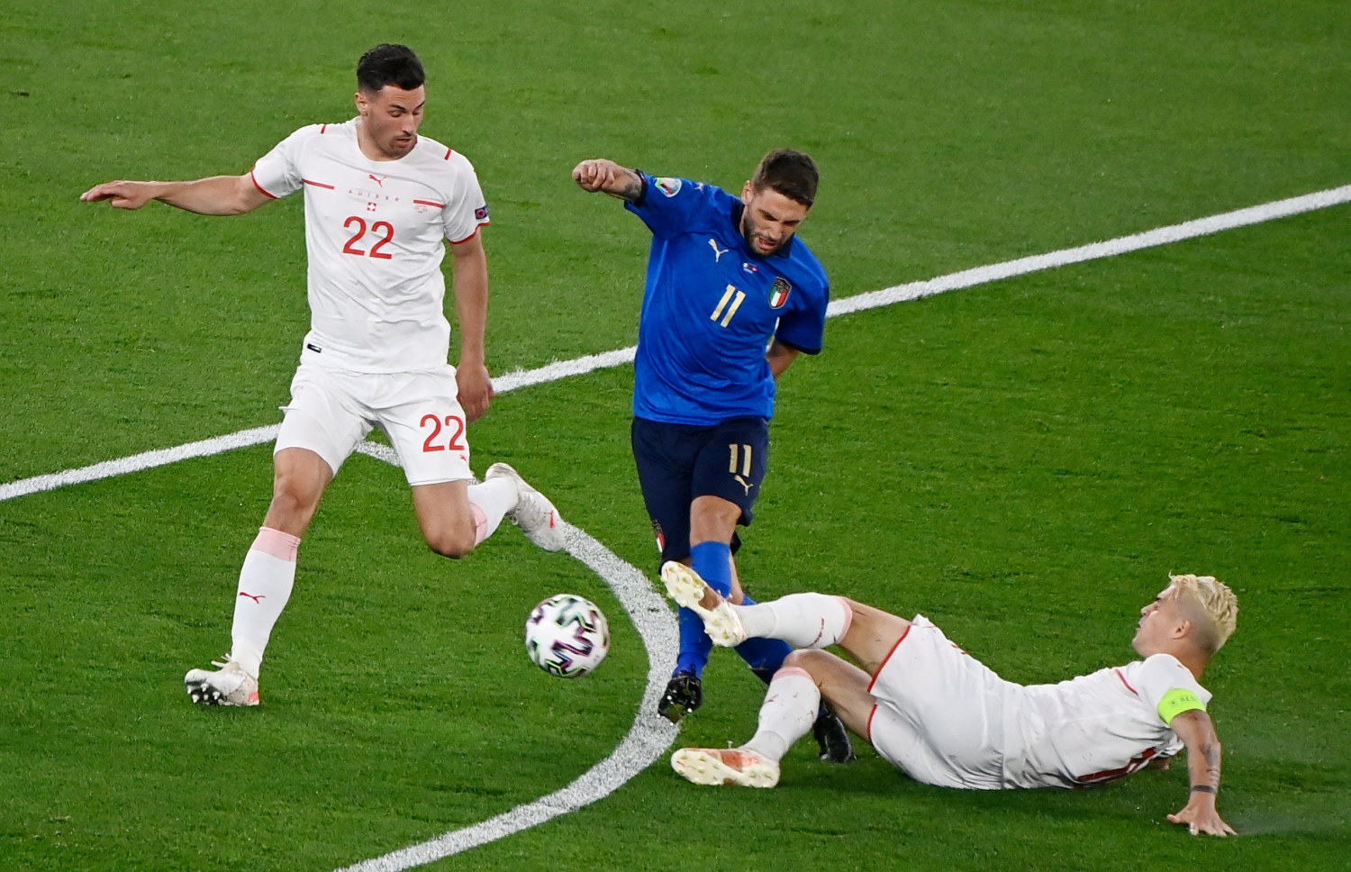 ރޯމް، އޮލިމްޕިކް ސްޓޭޑިއަމް: ޖޫން 17، 2021: ޔޫރޯ 2020ގެ ގުރޫޕް އޭގެ ސްވިޒަލޭންޑް އާއި އިޓަލީ ބައްދަލުކުރި މެޗުގެ ތެރެއިން: ސްވިޒަލޭންޑްގެ މައްޗަށް 3-0 ގެ ނަތީޖާއަކުން މޮޅުވެ، ޔޫރޯގެ ދެ ވަނަ ބުރުން އިޓަލީ ވަނީ ޖާގަ ހޯދައިފައި.-- ފޮޓޯ: އޭއެފްޕީ