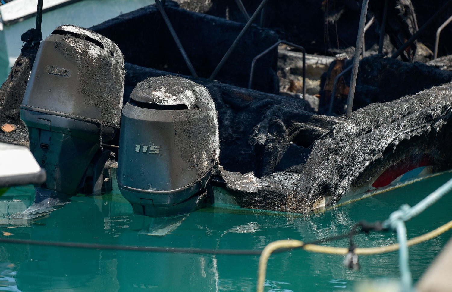 މާލެ- ޖޫން 17، 2021: އަލިފާން ރޯވި ލޯންޗެއްގެ އިންޖީނާއި ހަމައަށް އަދާ ހުލިވެފައި .-- ފޮޓޯ: އަހުމަދު އަވްޝަން/މިހާރު