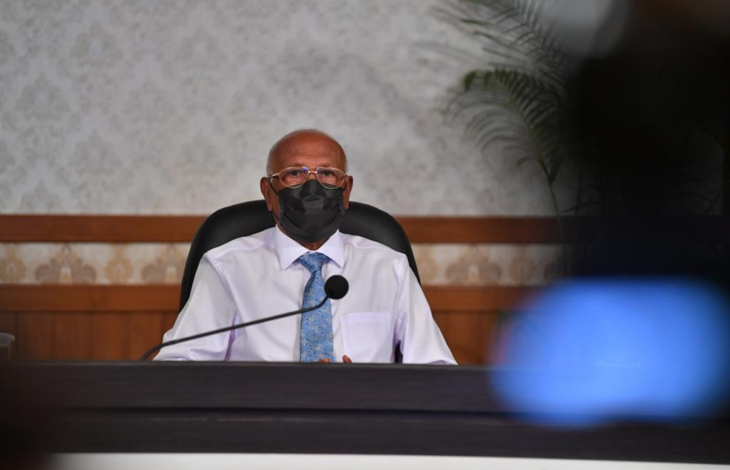 ރައީސް އޮފީހުގައި އިއްޔެ ބޭއްވި ނިއުސް ކޮންފަރެންސްގައި ހެލްތު މިނިސްޓަރު ނަސީމް ވާހަކަދައްކަވަނީ.-- ފޮޓޯ: ރައީސް އޮފީސް