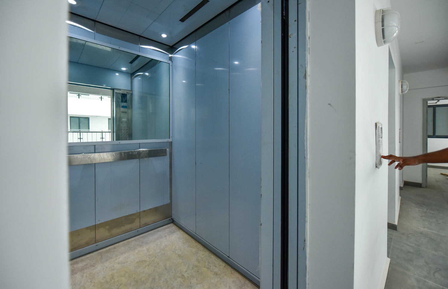 ހިޔާ ފްލެޓުގެ ލިފްޓެއް--- ފޮޓޯ:މިހާރު