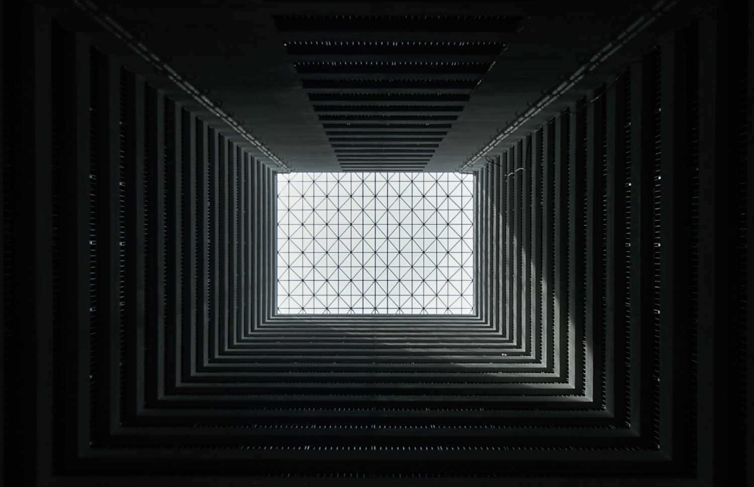 ހުޅުމާލެ- ޖުލައި 14، 2021: ހިޔާ މަޝްރޫއުގެ 25 ބުރީގެ ޓަވަރެއް، ފްލެޓް ލިބުނު މީހުންނާ އެކު އެއްބަސްވުމުގައި ސޮއިކުރަން މިއަދު ވަނީ ފަށާފައި--. ފޮޓޯ: ނިޝާން އަލީ/މިހާރު