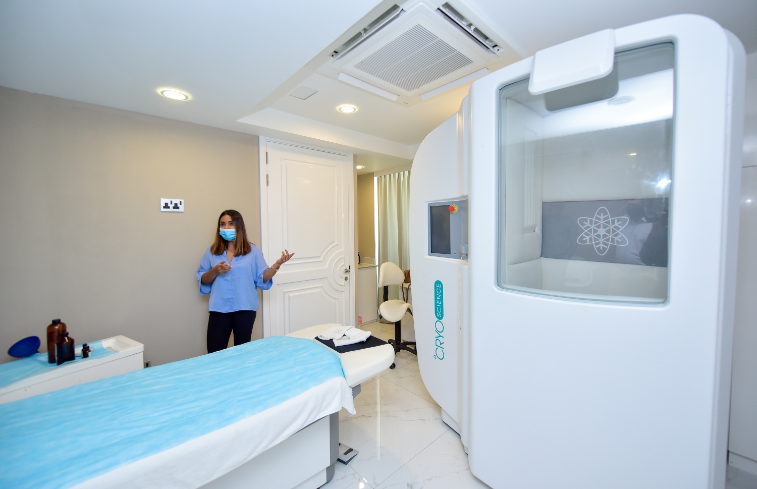 ލުބާނާ ކްލިނިކުގައި ހުރެ "މިހާރު" އަށް މައުލޫމާތު ދެނީ --- ފޮޓޯ: އަހުމަދު އަވްޝަން/ މިހާރު