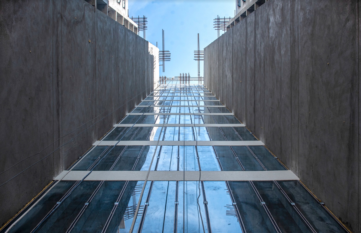 އަކުއާވީޓާގެ އިމާރާތް. އެތަން ހަދަނީ އެންމެ ލަގްޒަރީ ފެންވަރުގައި.--