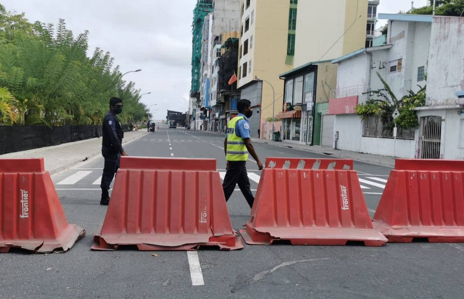 ޗައިނާގައި މުސްލިމުންނަށް ކުރާ އަނިޔާއާ ދެކޮޅަށް އަޑުއުފުލުމަށާއި ރާއްޖޭގައި ޗައިނާގެ ނުފޫޒު ހުއްޓުވުމަށް ގޮވާލާ ކުރި މުޒާހަރާތީ އެ ސަރަހައްދު ބަންދުކޮށްފައި.