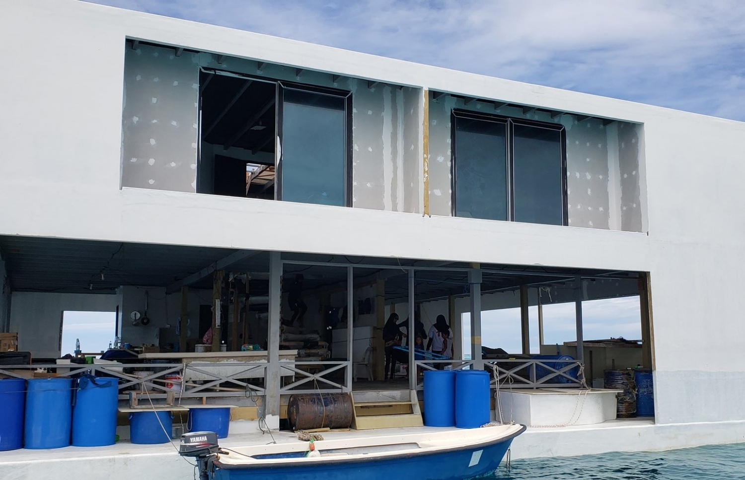 ފްލޯޓިން ގެސްޓް ހައުސް: މިއީ މިލިއަނަކަށްވުރެ ގިނަ ޑޮލަރު ހަރަދުކޮށްގެން ހިންގާ ޕްރޮޖެކްޓެއް-- ފޮޓޯ: މުޖޫ/ޓްވިޓާ