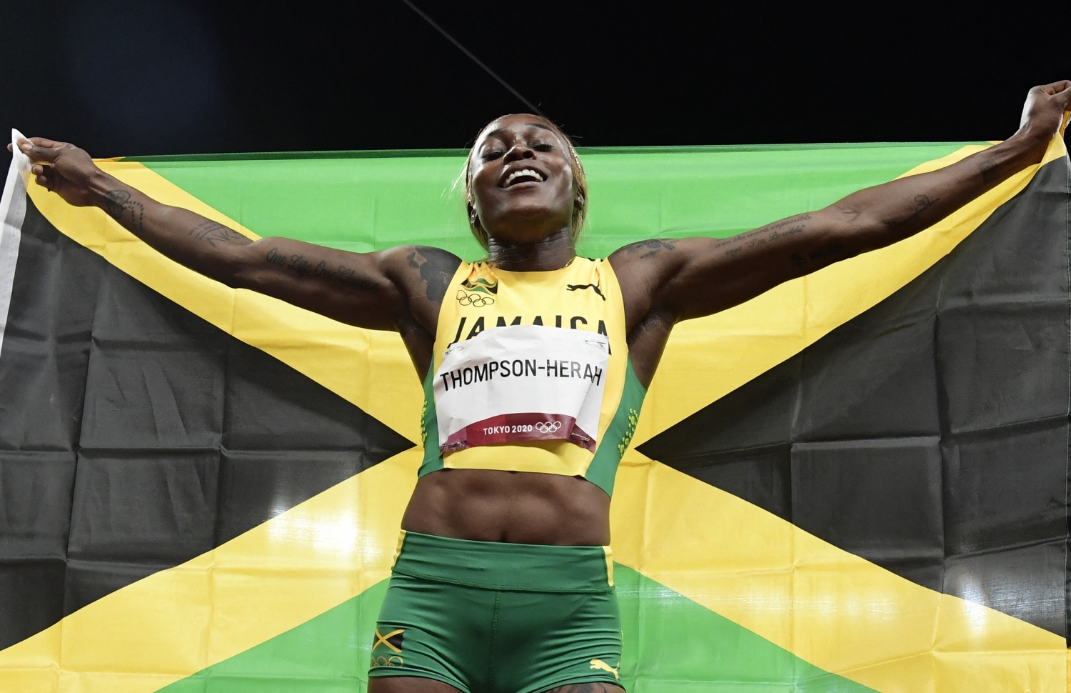 އެލޭން ތޮމްސަން ހޭރާ އުފާފާޅު ކުރަނީ --- ފޮޓޯ: އޭއެފްޕީ