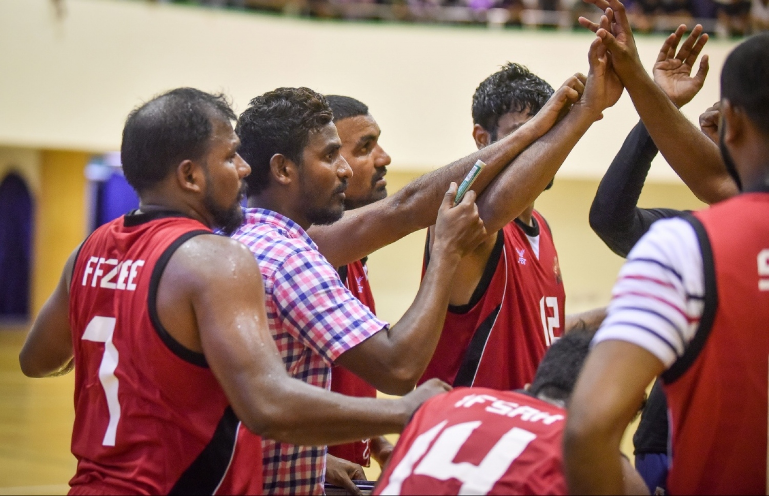 އިއްލެ ޓީރެކްސްގެ ކުޅުންތެރިންނާއެކު --- ފައިލް ފޮޓޯ: ނިޝާން އަލީ | މިހާރު