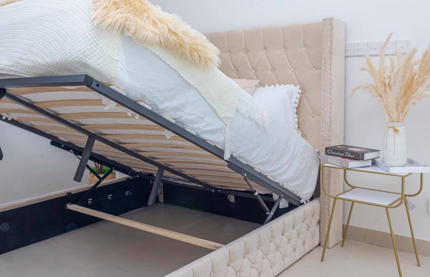 ހައި އެންޑް އިން ވިއްކާ ގޮދަނޑިތައް. މި ގޮދަނޑިތައް އެެފޯޑަބަލް ރޭންޖުގައި ވެސް ލިބޭނެ--