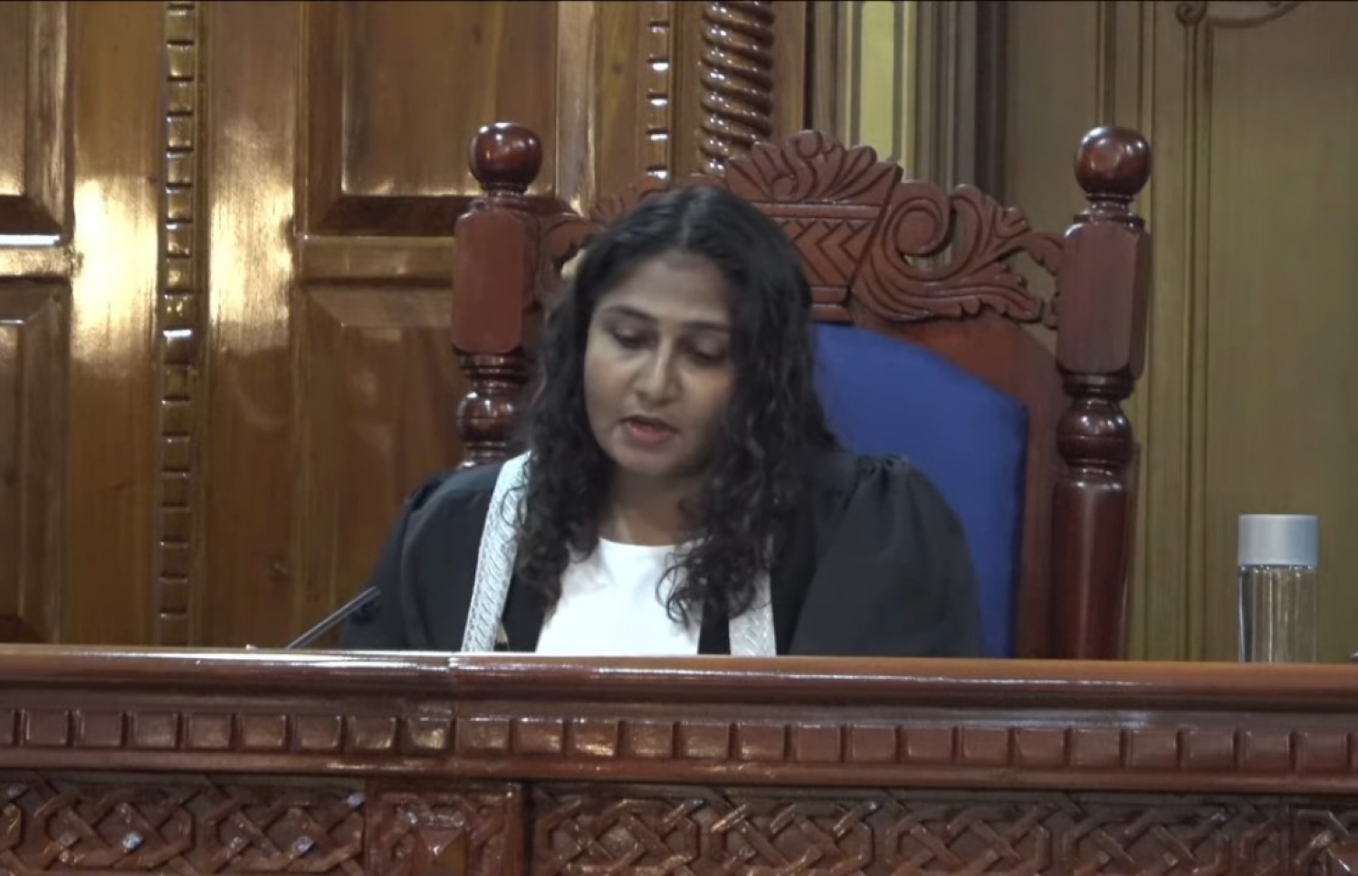 ޑރ. ޖަމީލްގެ މައްސަލައިގައި މިއަދު ފަނޑިޔާރު ޑރ. އަޒްމިރަލްދާ ޒާހިރު ހުކުމް އިއްވަނީ --