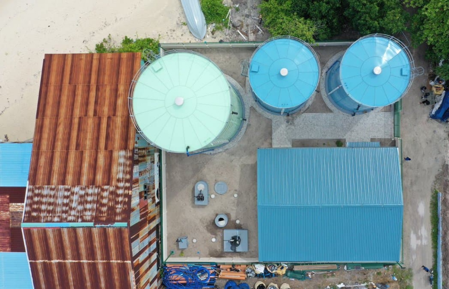 އެމްޑަބްލިއުއެސްސީން އއ.ރަސްދޫގައި ގާއިމްކުރި ފެން ޕުލާންޓް.-- ފޮޓޯ: އެމްޑަބްލިއުއެސްސީ