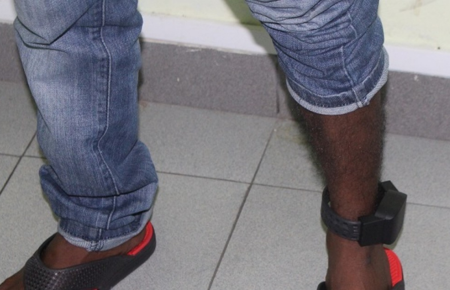 ކޯޓު އޯޑަރަށް މޮނިކޮން ޓެގް ހަރުކޮށްފައި