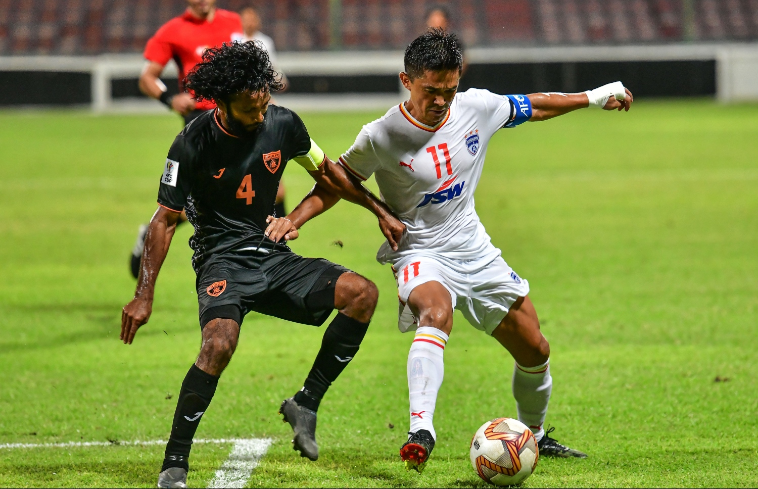 ބެންގަލޫރު އާއި އީގަލްސް ކުޅުނުމެޗުގެ ތެރެއިން --- މިހާރު ފޮޓޯ: ނިޝާން އަލީ