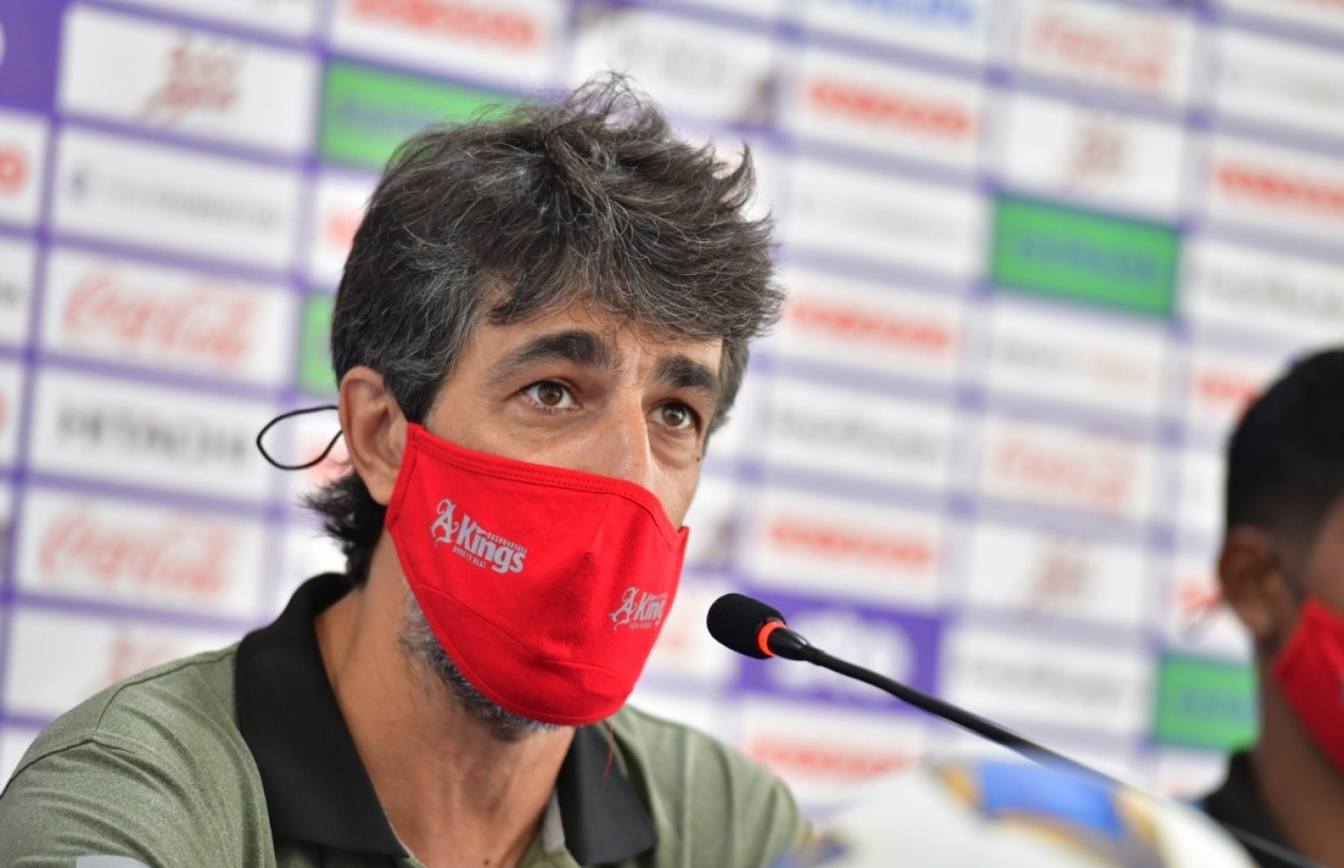 އޮސްކާ މިއަދު ބޭއްވި ޕްރެސްގައި ވާހަކަ ދައްކަނީ ---